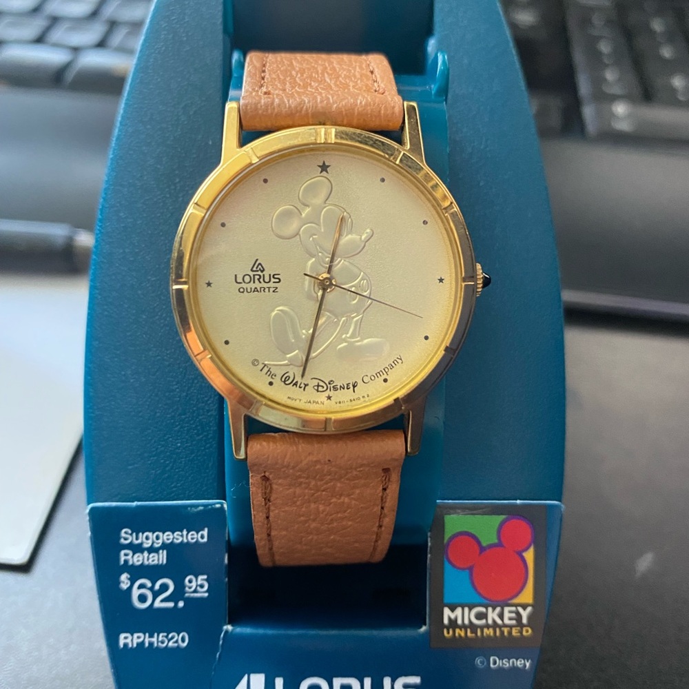 Vintage Lorus Quartz Disney Collection Mickey Mouse Unlimited Leather Band Watch